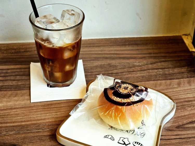 アイスコーヒー385円。