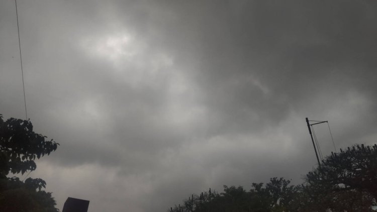 天気を乱して雨を降らせる、乱層雲。