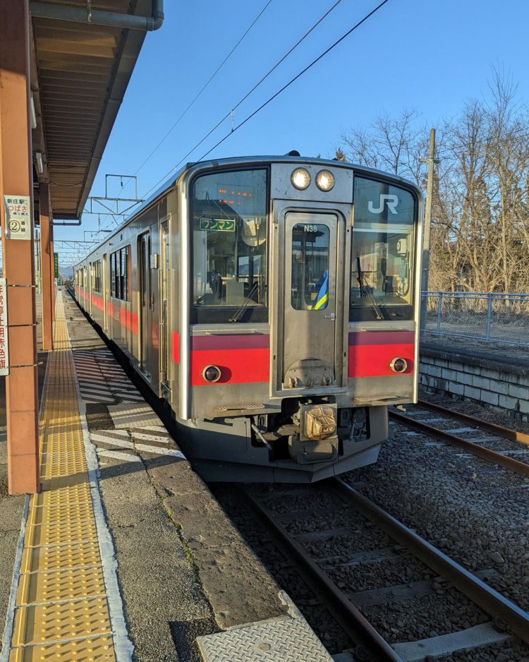 JR奥羽本線の車両の離れ目がかわいい。