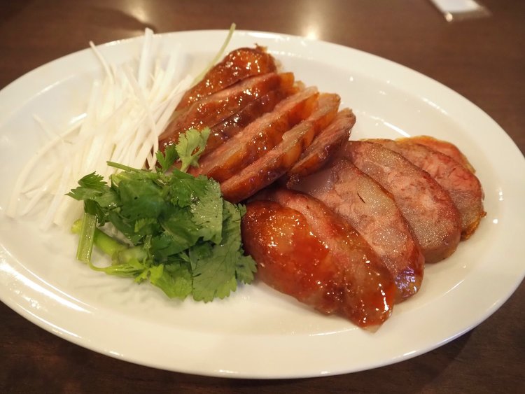 腸詰にシジミ、昭和の頃から変わらない台湾料理の味の秘訣。渋谷『麗郷』＜前編＞【街の昭和を食べ歩く】