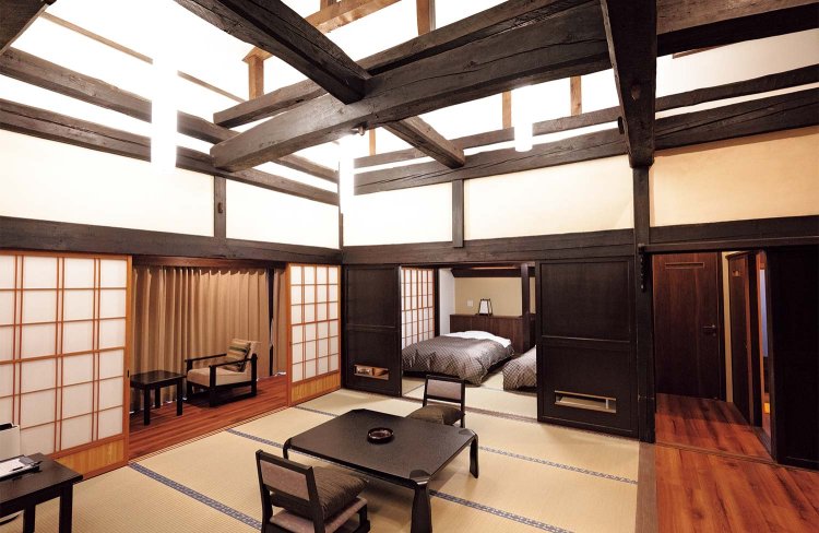 趣ある古民家移築の離れ「望郷亭」。