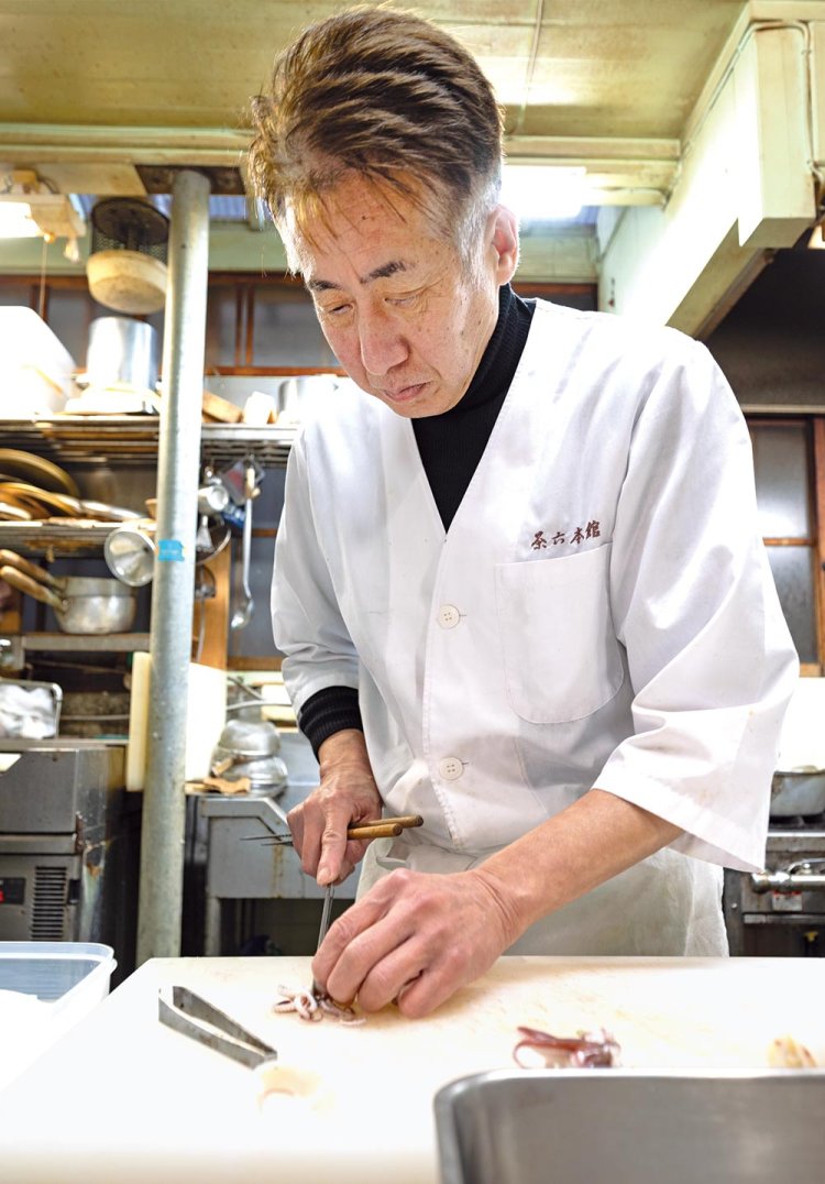 料理を作るのは哲さん、サービスは亜希子さん。