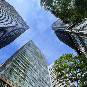 【東京街角クイズ】この写真、どこのビル群でしょう？