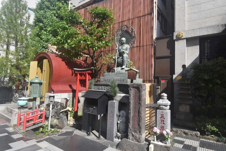 牢屋敷で処刑された人を供養するために、大安楽寺に建立された延命地蔵尊。