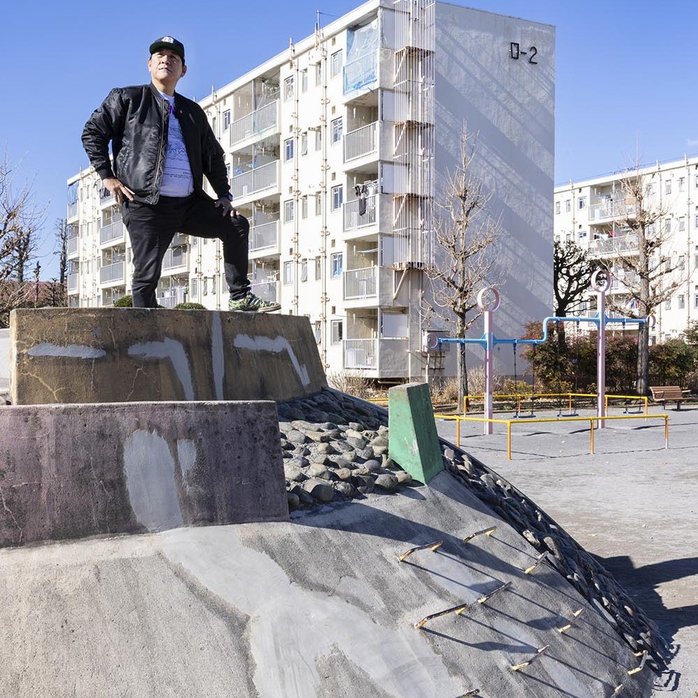 【ピエール瀧が行く ファンキー！公園】調布市・狛江市「多摩川住宅」敷地内の公園で感じる不思議なノスタルジア〈後編〉