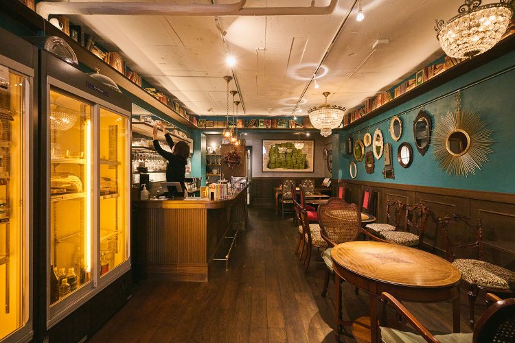 棚主が集うカフェスペースもある2号店（一般利用も可）。