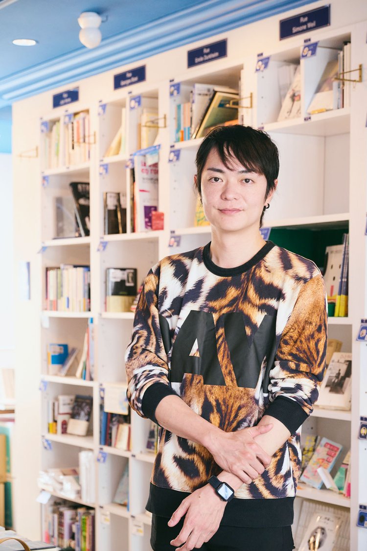 『PASSAGE by ALL REVIEWS』代表の由井さん。