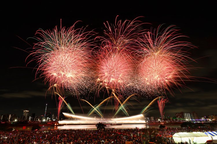 全長約250mの「ダブルナイアガラ」は圧巻の一言！（写真＝あだち街フォトコンテスト2023応募作品　ryo氏）。