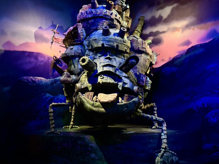 ジブリの立体造型物展 『ハウルの動く城』(C) 2004 Diana Wynne Jones/Hayao Miyazaki/Studio Ghibli, NDDMT。