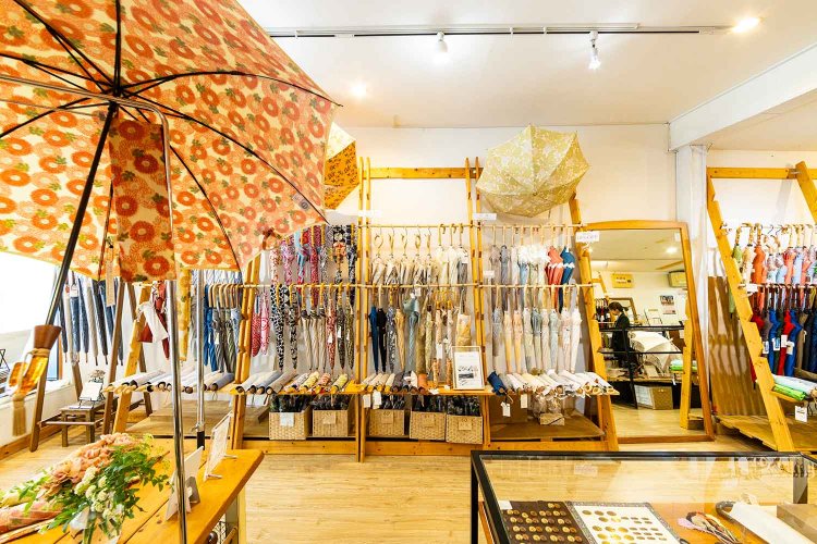 傘は1本2万円前後から。