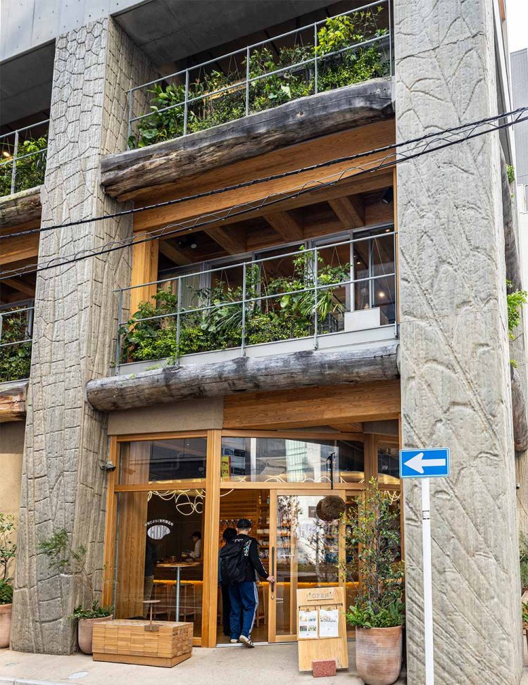 自社醸造のビールや日本酒「紀土」も揃う。