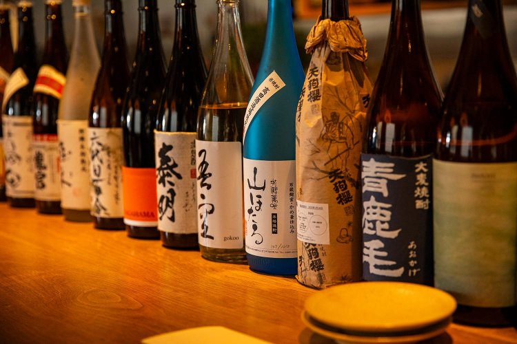 日本酒だけでなく、今をときめく焼酎が揃う。