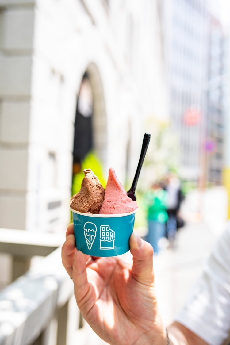 『teal』では、アイスは常時7種類ほどを用意する。ダブル750円～。