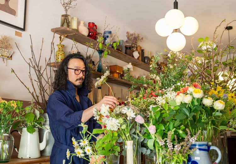 「インテリアに映える枝ものも人気です！」。