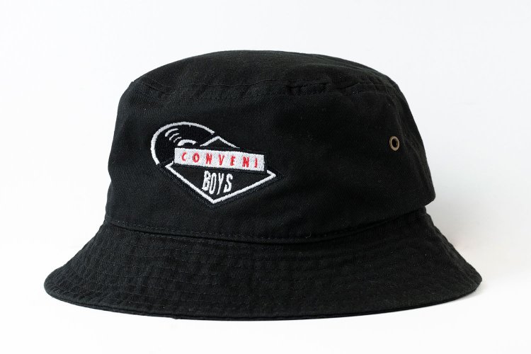 CONBENI BOYSBUCKET HAT（黒）4400円。