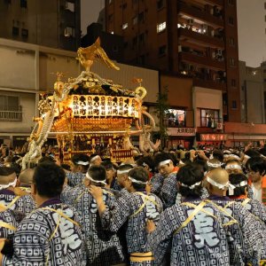 都内随一の重さを誇る千貫神輿が練り歩く！ 「鳥越神社例祭」が6月7～9日に開催