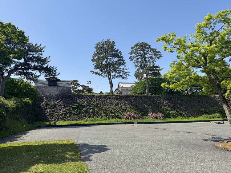 二の丸北面石垣。