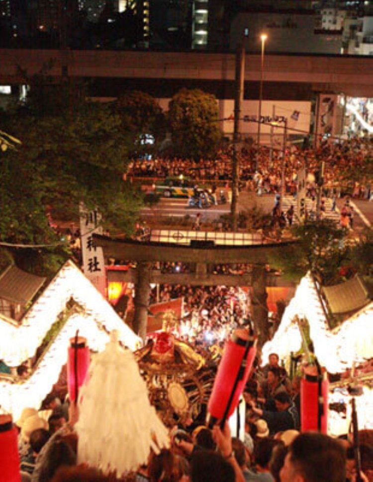 53段の階段を一気に担ぎ上げる宮入りは迫力があって見応え十分。