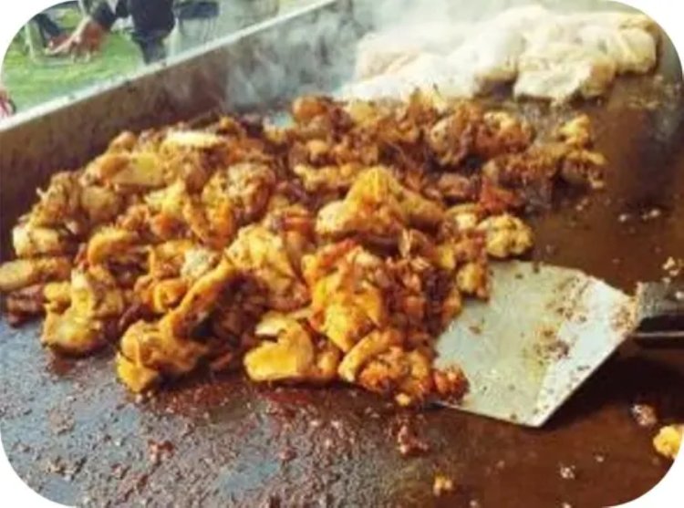 アフリカ版ジャークチキンの「ヤサチキン」。