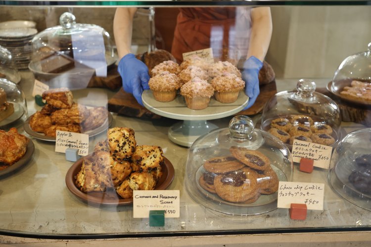 ショーケースには焼き菓子が10種類ほど。