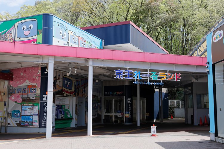 駅のすぐ横がエントランス 。