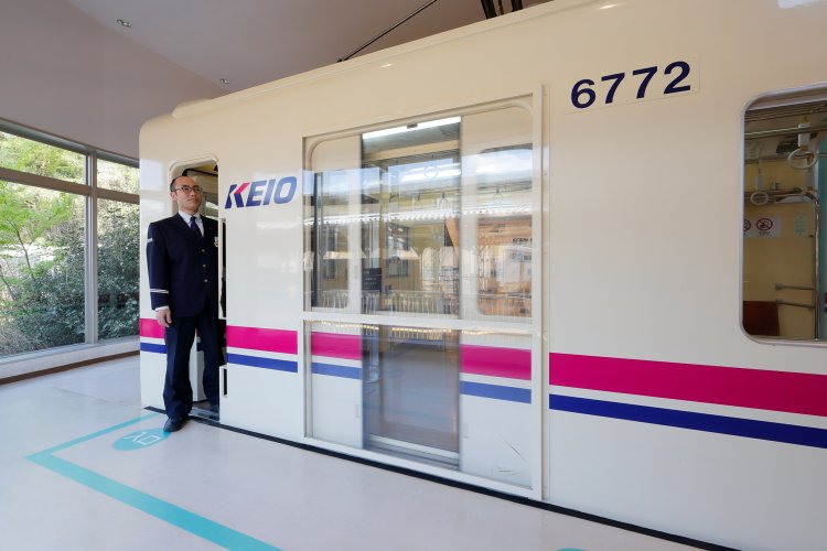 車掌体験も本物の車両で！