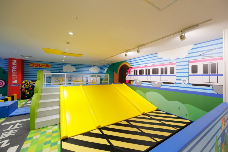 体を動かして遊べる「アスれーるチック」。