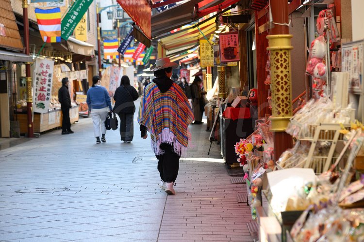 川崎大師の参道は彩り豊かなメキシコの街っぽい？