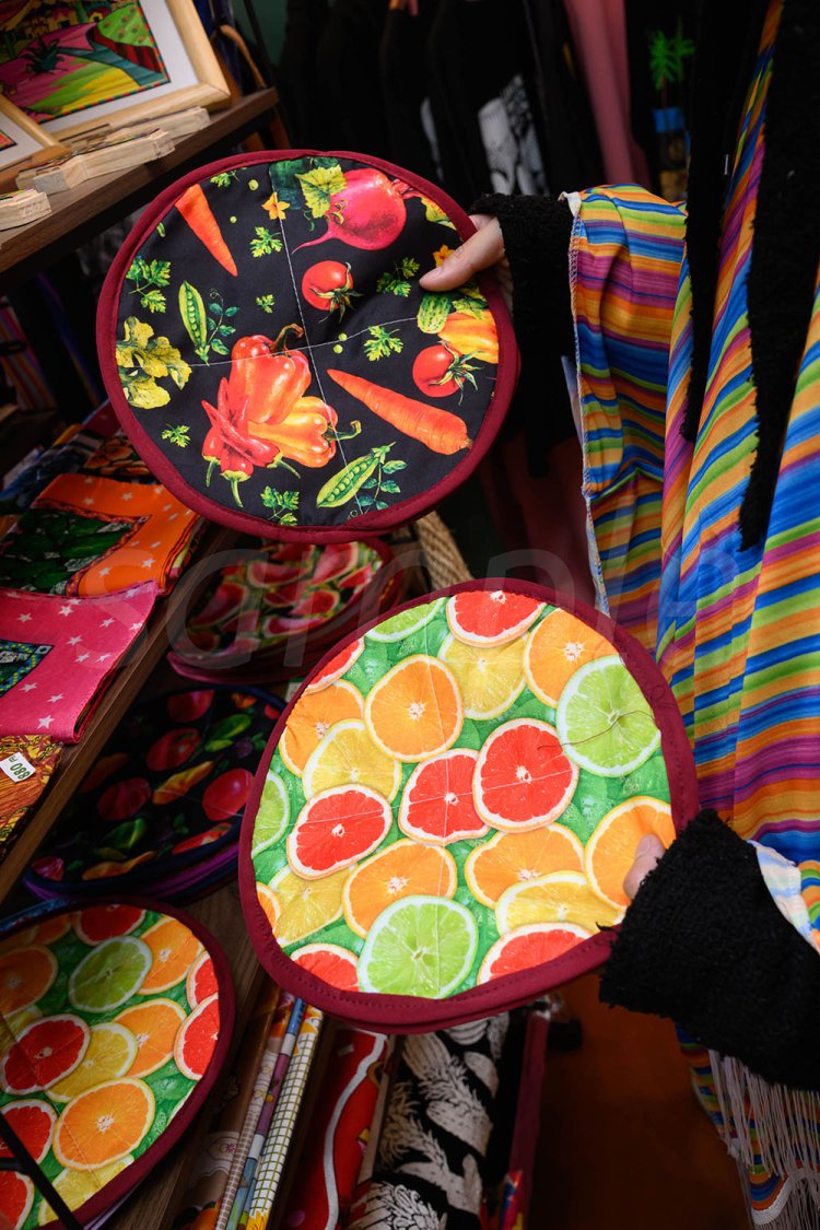 トルティーヤを蒸らすトルティーヤウォーマー。