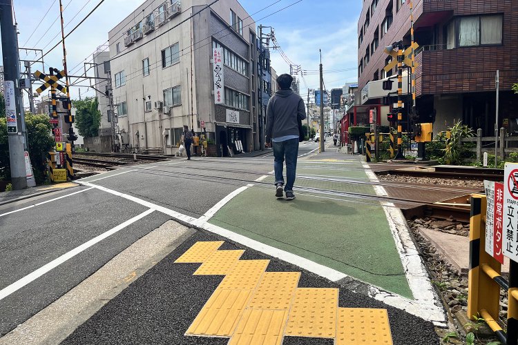 戸越公園1号踏切のすぐそば、四間通りを横切る戸越公園2号踏切。