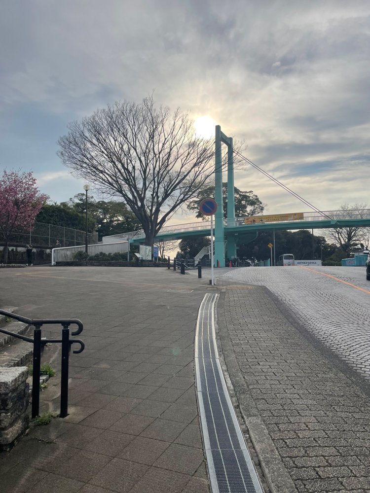 柳宗理デザインのつり橋。