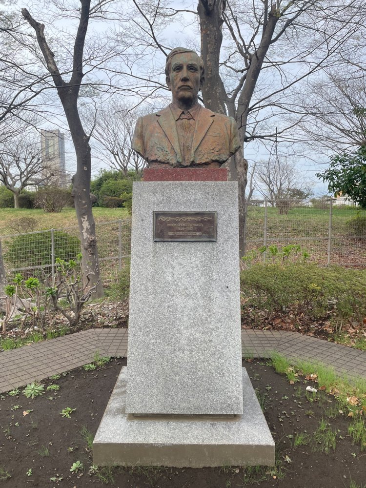 ヘンリー・スペンサー・パーマー像。