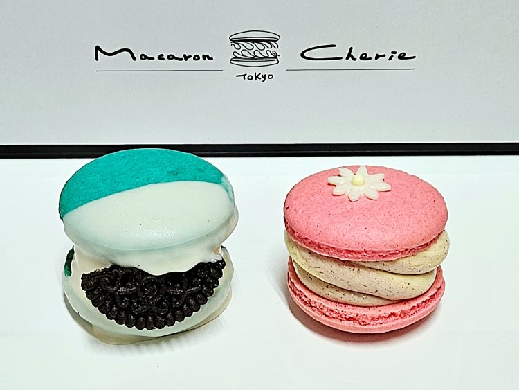 グリーンモンスター550円（左）、いちごウエ500円。