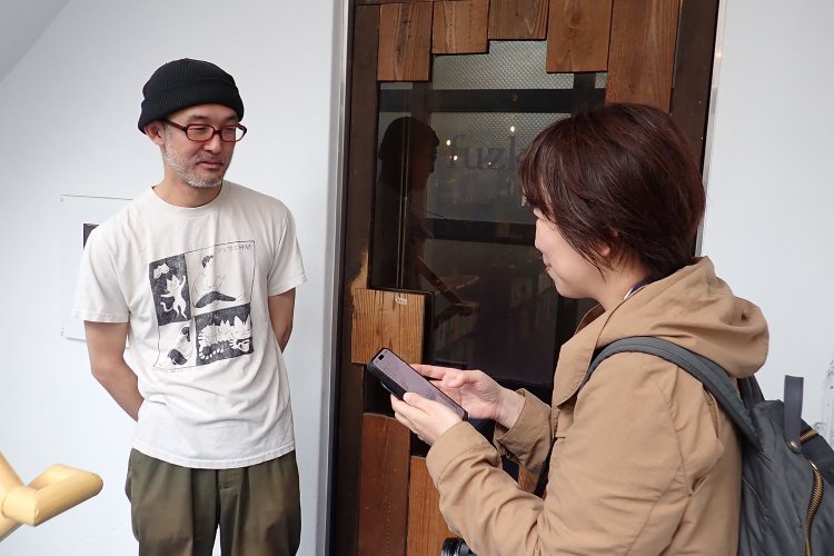優しく対応してくれた『fuzkue』代表の阿久津隆さん。