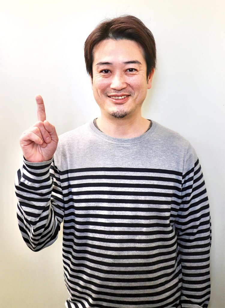 社長の神﨑竜司さん。「日により弁当が異なるので、電話でご確認ください」。