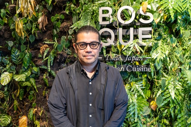 オーナー兼デザイナーの細川信一郎さん。飲食店を複数手掛けている。