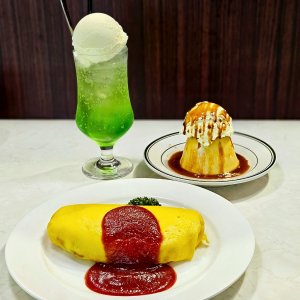 ノスタルジックな小岩『洋食喫茶 小山』でオムライスと固めのプリンを味わう〜黒猫スイーツ散歩 小岩・新小岩編④〜