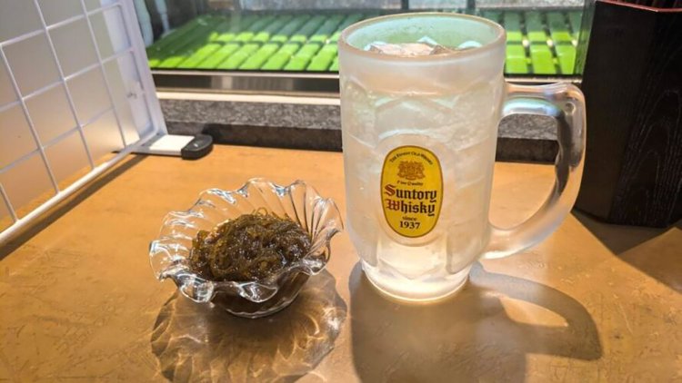 ハイボールとお通し。