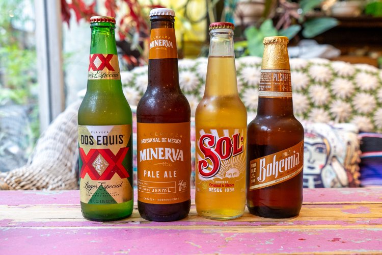 ビールはフードとセットで650円から。クラフトビールもいろいろ。