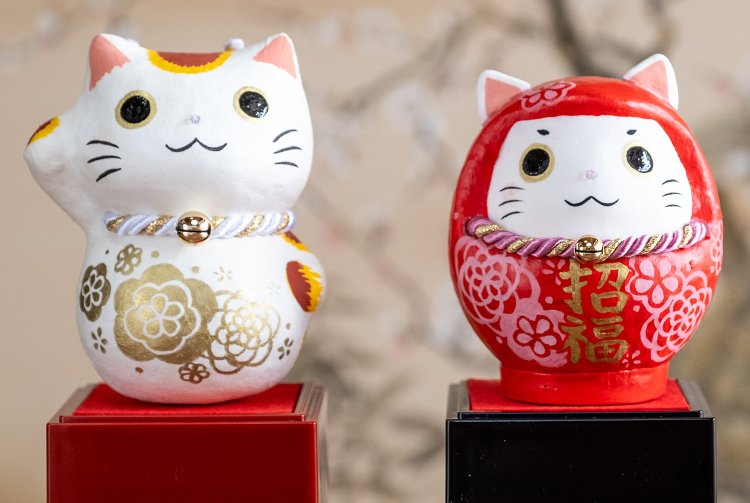 作品には玉村八幡宮で御祈禱した鈴が首に付けられている。