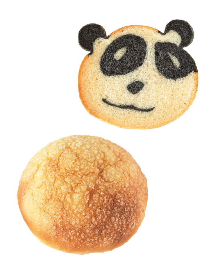 黒い生地に竹炭パウダーを使用したパンダちゃん184円と、首里の老舗「玉那覇味噌醤油」の「首里みそ」をメロンパンに練り込んだ、おみそメロンパン173円がお店のイチオシ。