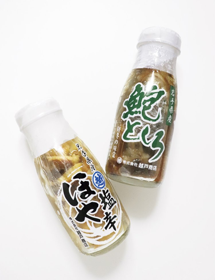 「ほや塩辛」と「鮑（あわび）としろ（肝）」（ともに180g）は牛乳瓶入りの珍味。
