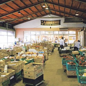 秋に行きたい辺境スーパーは岐阜県の『八百津松茸市場「後藤食品」』。ヘボ、鮎、松茸、自家製おかずを忘れずに