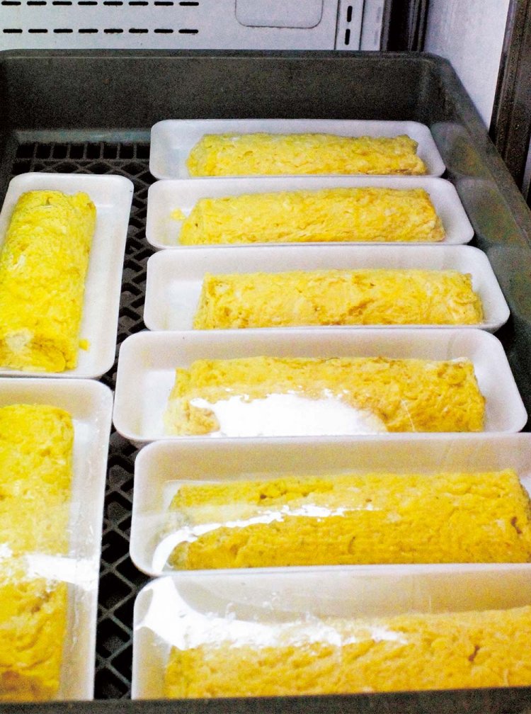 玉子焼きがいつ見ても大きくておいしそう。「自家製だし巻き玉子」。