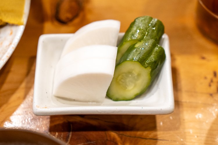 塩気は控えめで旨味がしっかりのぬか漬けは、もうずーっと前から自家製。夜は単品でも提供。