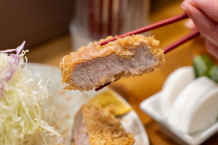 中心部だけがほんのりピンク。