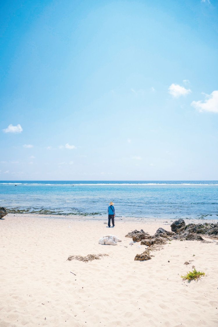 「イシキ浜」は、ニライカナイからの来訪神が訪れるときに船が停泊すると伝わる。