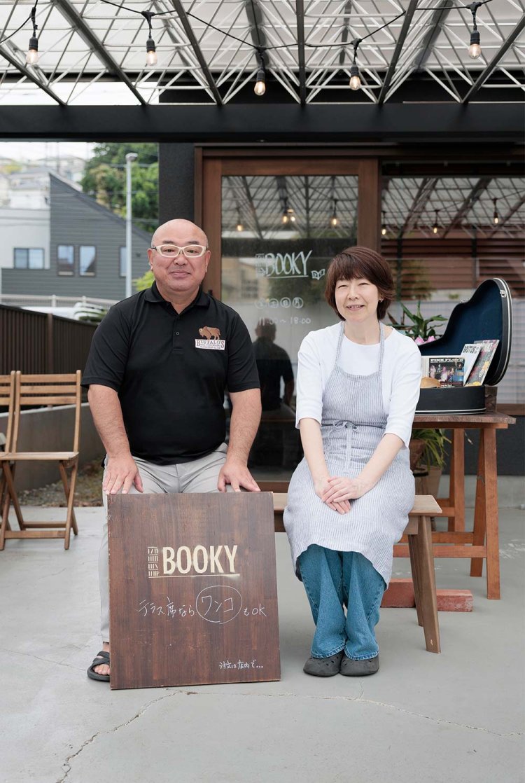 「お店にあるのは、私たちが好きで、いいと思うものだけ」と圭介さんと美樹さん。