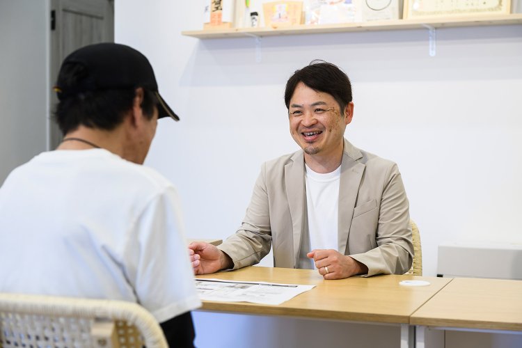 「湘南人不動産」の清水さんにお話を聞いた。