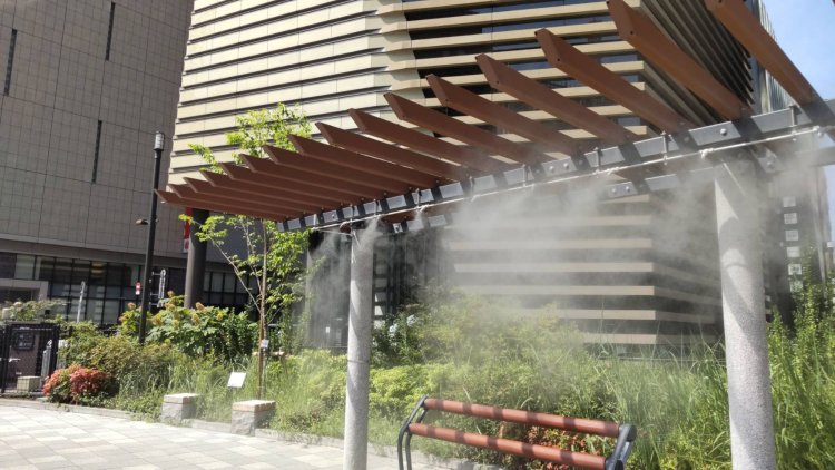 歌舞伎座近くの街中ミスト。